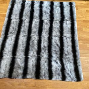 Chinchilla Rex rabbit throw
